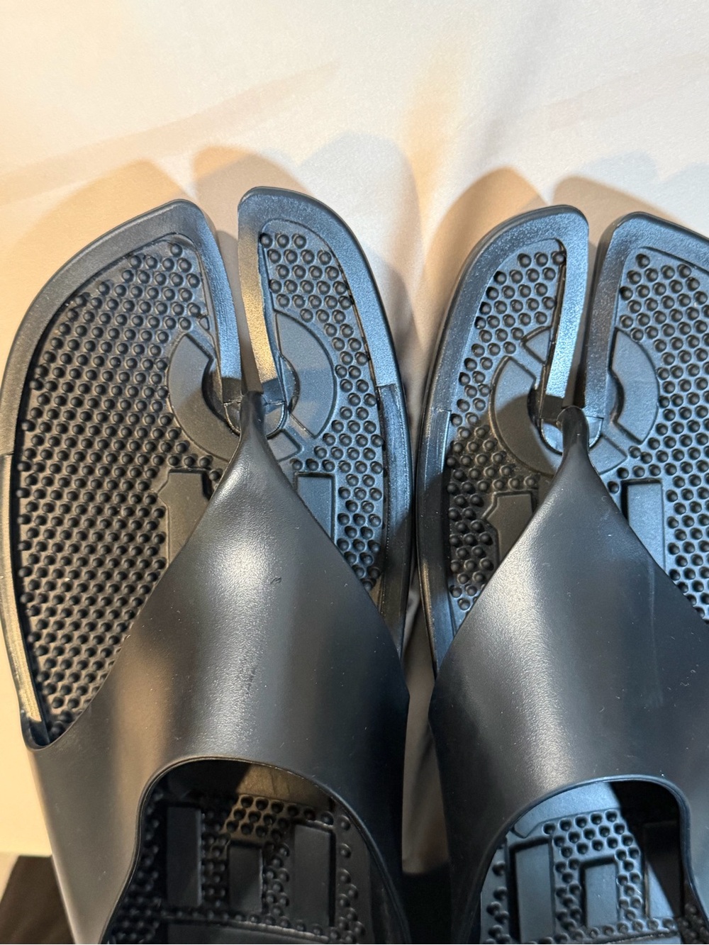 KENZO K-Beach Black Tabi Split Toe Flip Flop Sandals - Picture 5 of 7